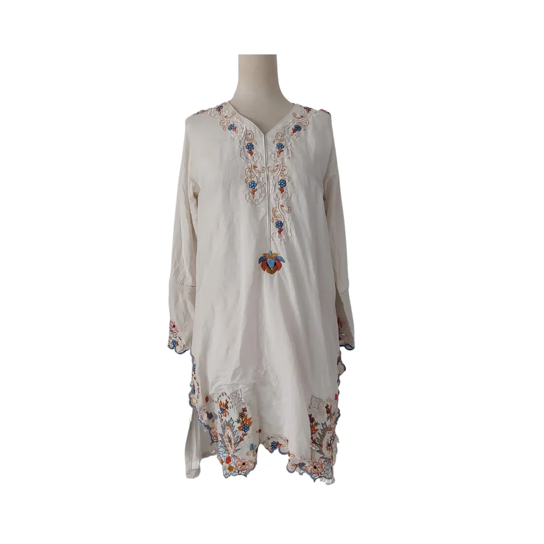 Nia Mia 'Ivory 2' Embroidered Kurta Set | Like New |