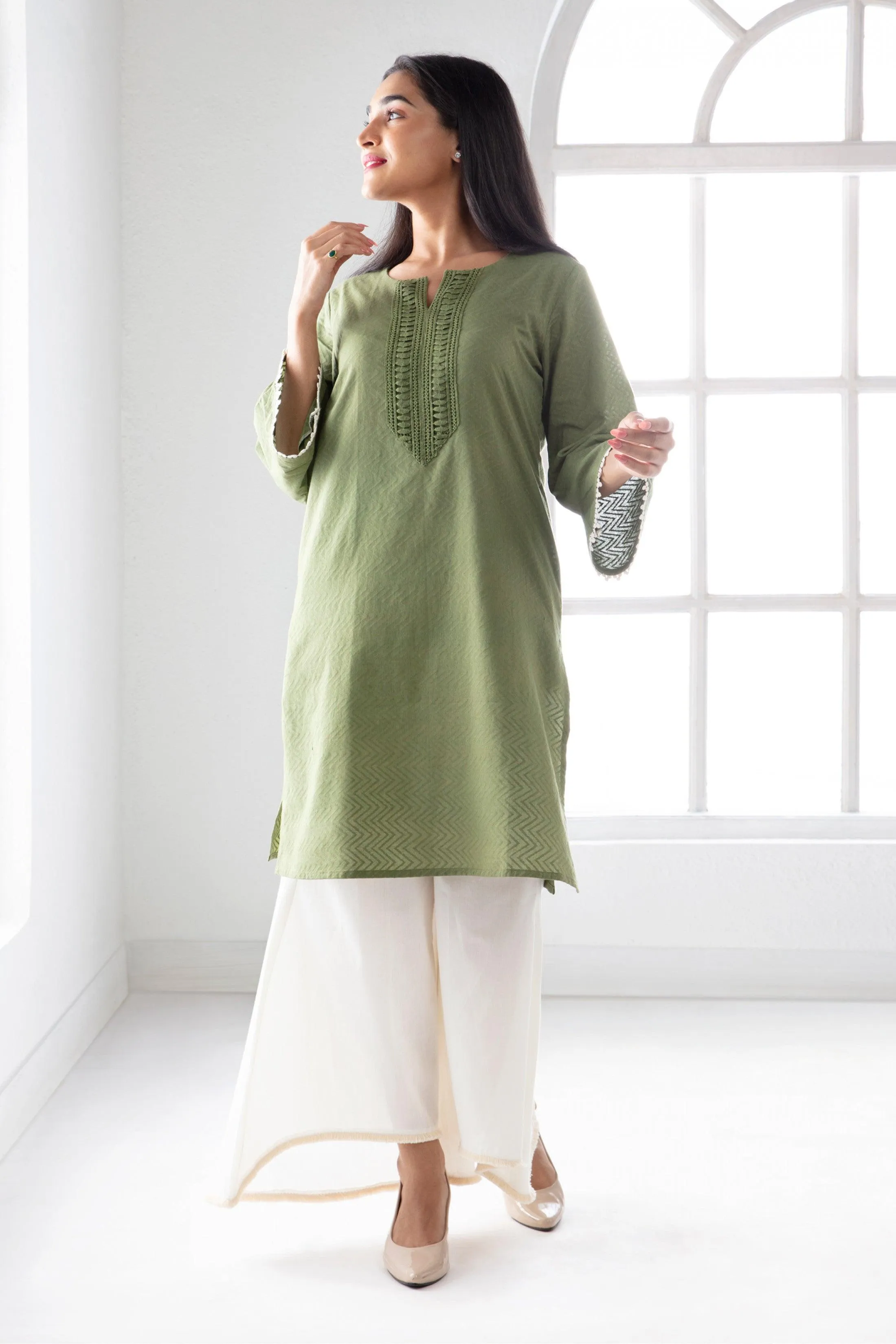 NIYAM OLIVE TOP